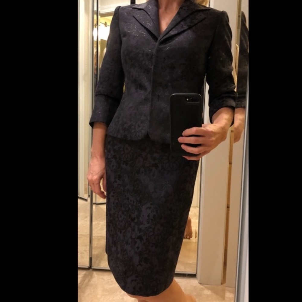 Alex Marie suit